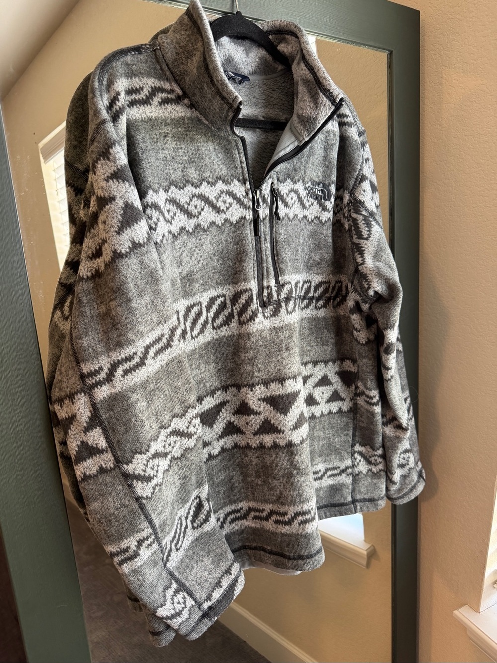 The North Face Gordon Lyons 1/4 Zip Fleece Pullover Mens XXL Gray Aztec Tribal